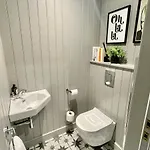 At No 4 Centre Tatil Evi *