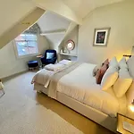 At No 4 Centre Tatil Evi York