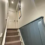 At No 4 Centre Tatil Evi