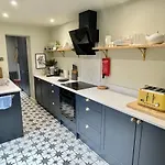 At No 4 Centre Tatil Evi *