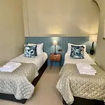 At No 4 Centre Tatil Evi