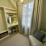 At No 4 Centre 度假居 *