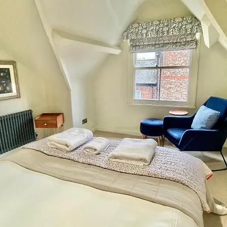 At No 4 Centre * York