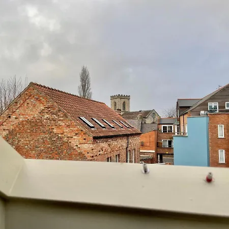 At No 4 Centre York